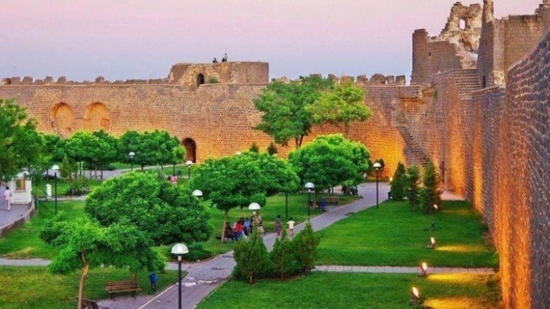 Diyarbakır Surları ile Hevsel Bahçeleri - DİYARBAKIR