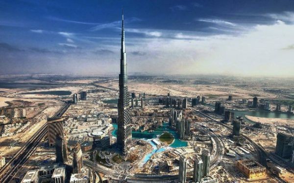 Burj Khalifa - Dubai, Birleşik Arap Emirlikleri, rakım - 828 metre